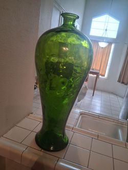 Large green flower vase know chips