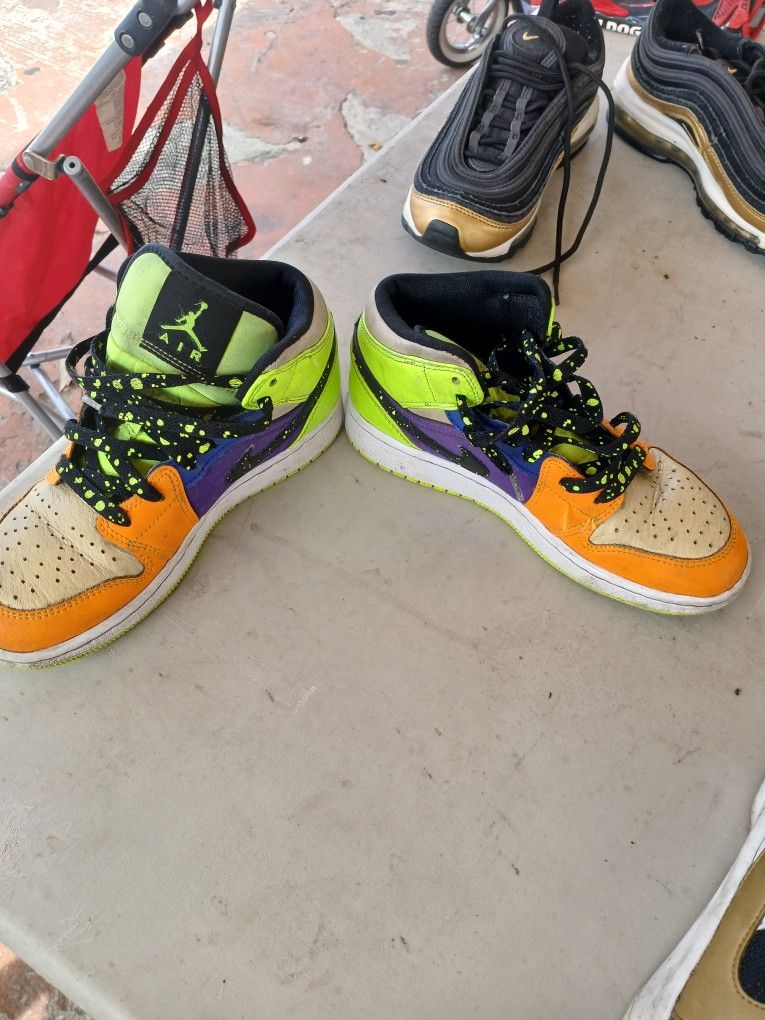 Nike shoes