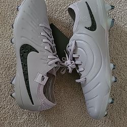 Nike ledgend 10 Elite cleats size 6 youth /7.5wmns