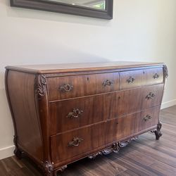 Vintage French Provincial Bombe Dresser - 4 Drawer 