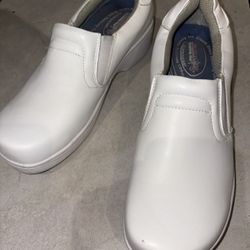 Women’s 9.5 Doctor/nurse Shoes