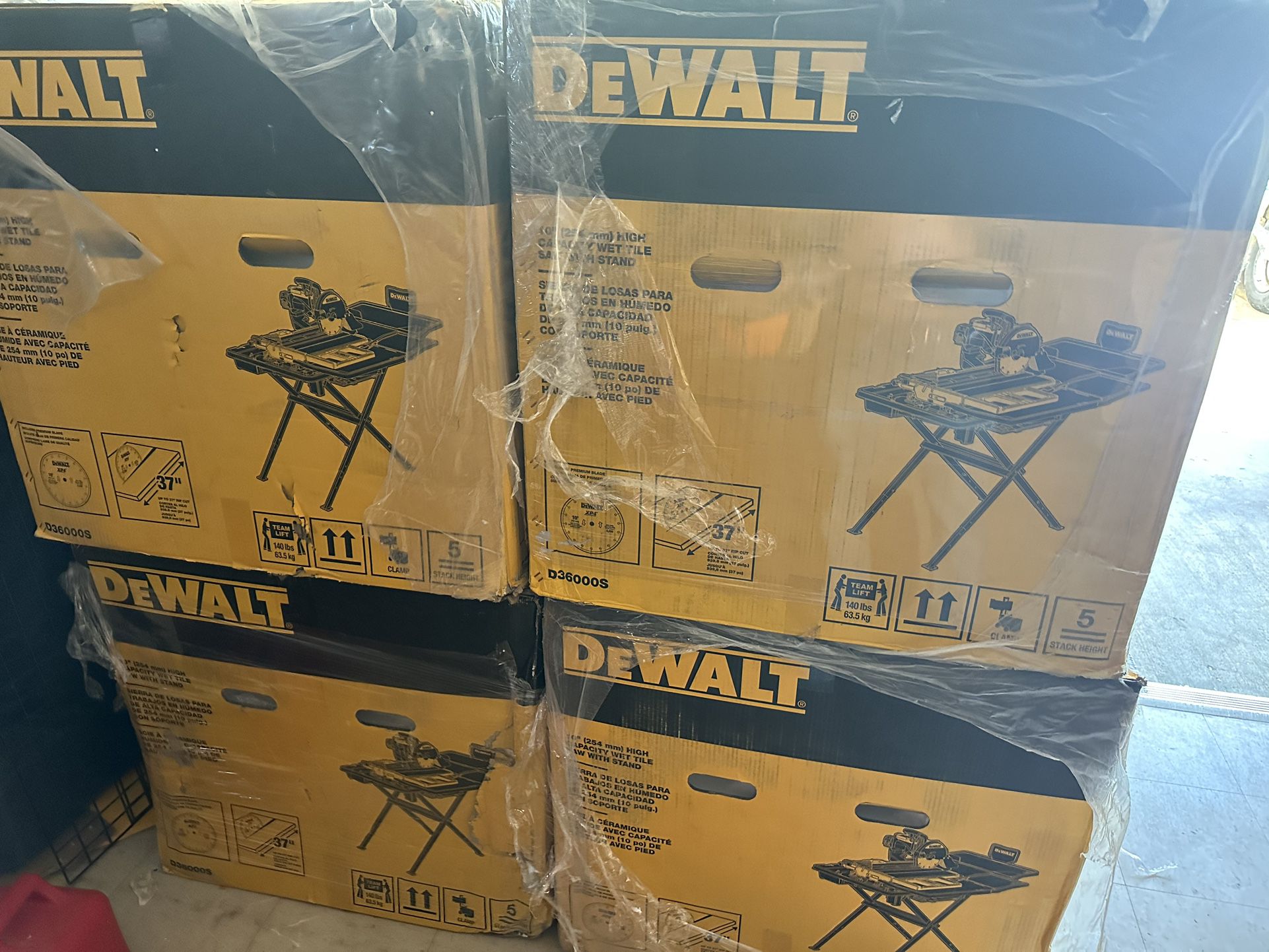 Best Seller DEWALT 10 in. High Capacity Wet Tile Saw with Stand 