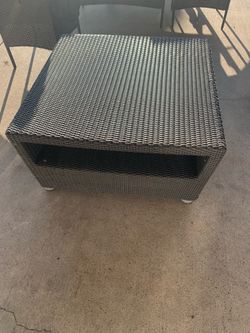 Wicker center patio table