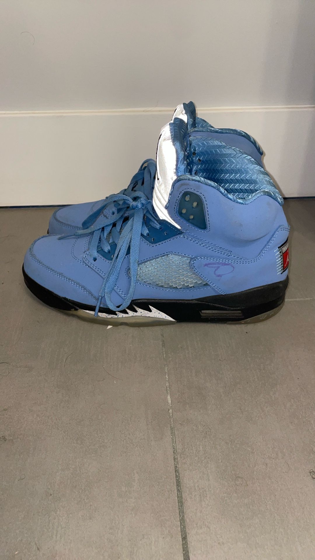 UNC University Jordan 5 Retros