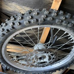 Rmz 250/450 Complete Front Wheel And Tire 