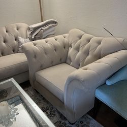 Elegant Beige Armchair in Excellent Condition - $200