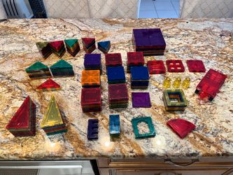 Original Magna-Tiles 210 Pieces!!