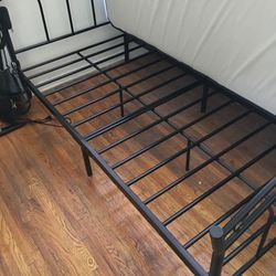 Twin Bed W Mattress 