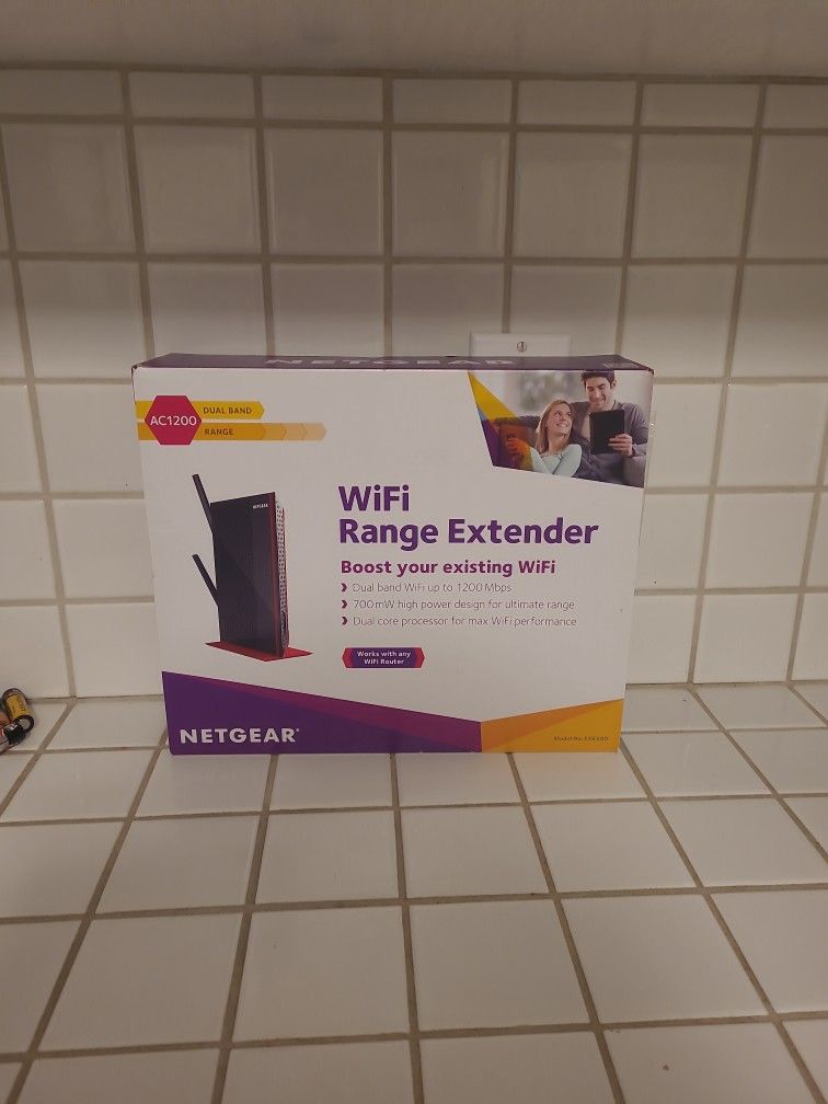 NETGEAR AC1200 WiFi Range Extender