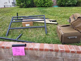 Free.. FULL SIZE HEADBOARD and FRAME