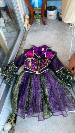 Costume dress witch