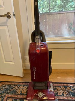 Hoover WindTunnel MAX Bagged Upright Vacuum model UH30600 (Extra Bags & Attachments Included)