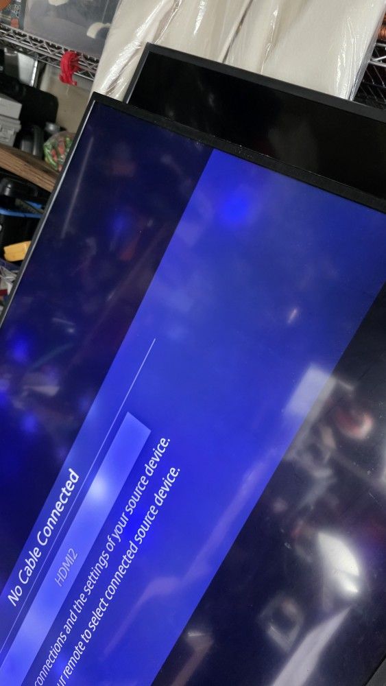 Samsung 55" TV SMART works well, but the backlight lenses were damaged inside, as you can see in the photo