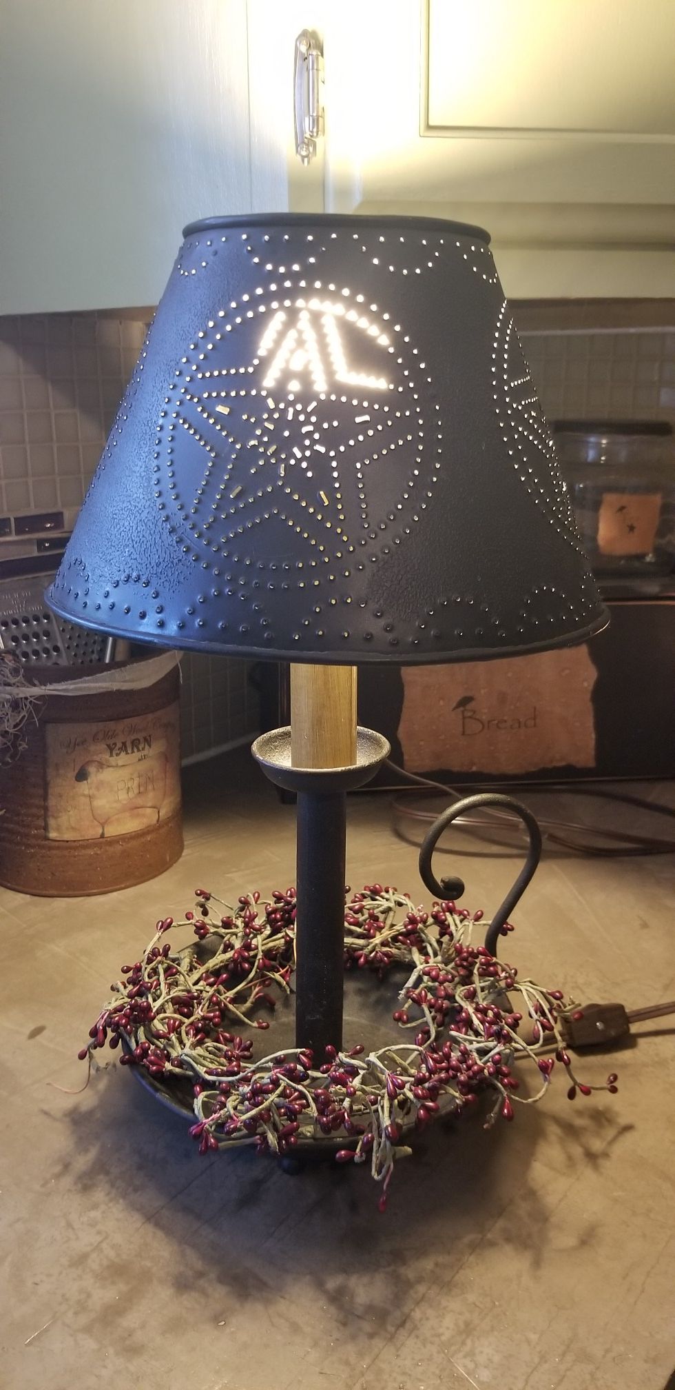 Primitive lamp w pip berry, 18" tall