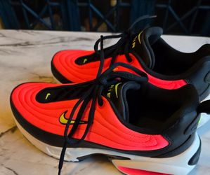 Beautiful Nike Running Shoes womens size 9
