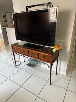 TV y mesa