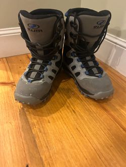 Kids Snowboarding boots size 7