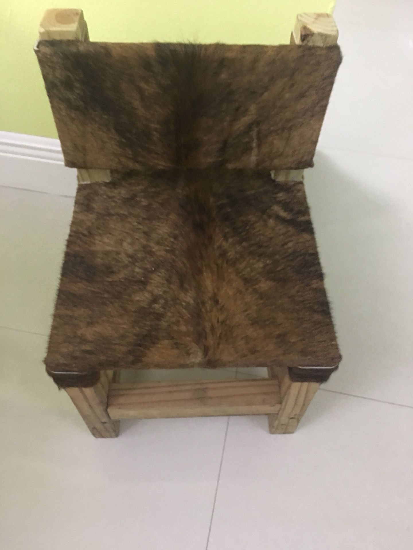 Taurete de cuero de chivo