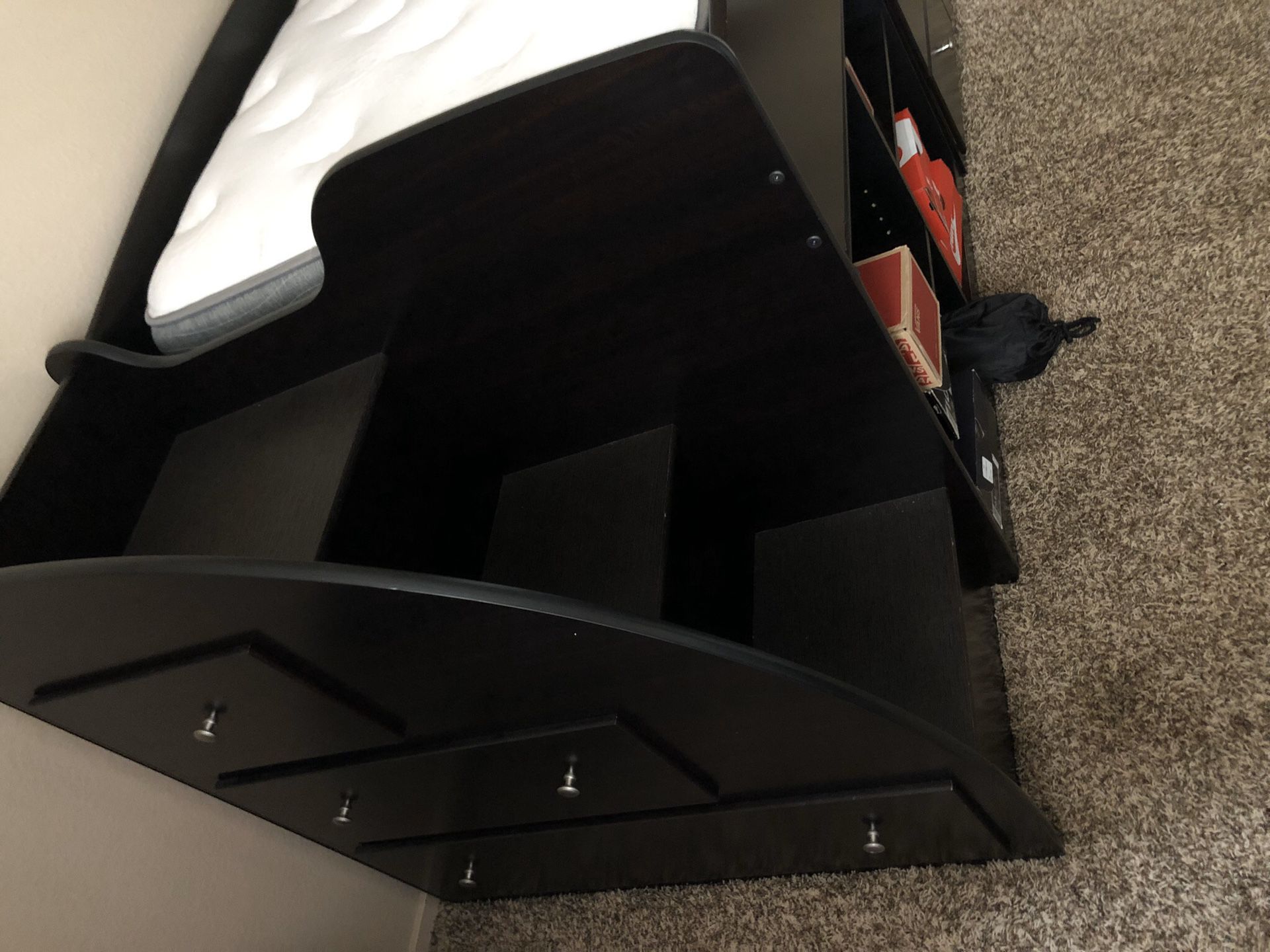 Twin Loft-bed w/ Detachable Drawers