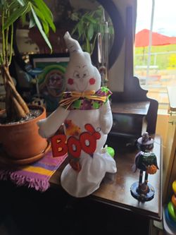 Ghost Halloween  figurine