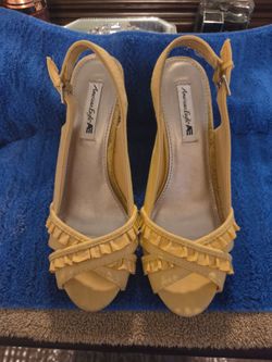 American Eagle Wedge shoes