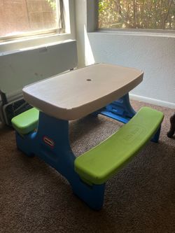 Little Tikes Toddler Collapsable Outdoor Table w/ Umbrella