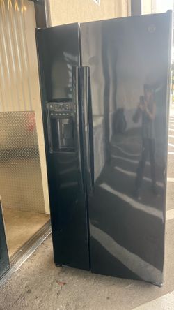 Refrigerator side by side 23 cuft