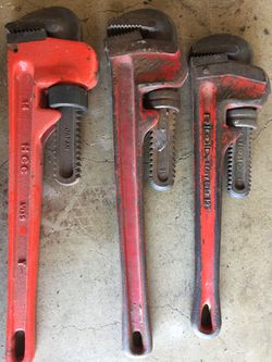 Pipe wrench