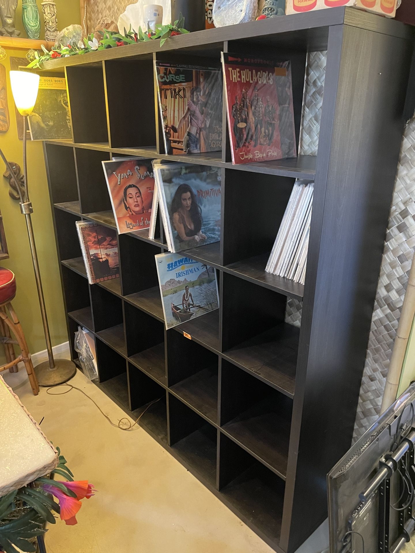 Nearly New IKEA 5 X 5 kallax Shelf!