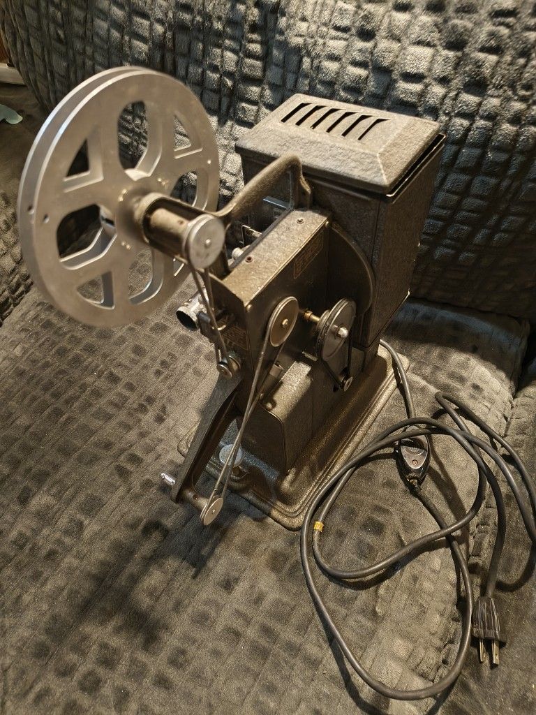 1937 8mm Keystone Movie Projector
