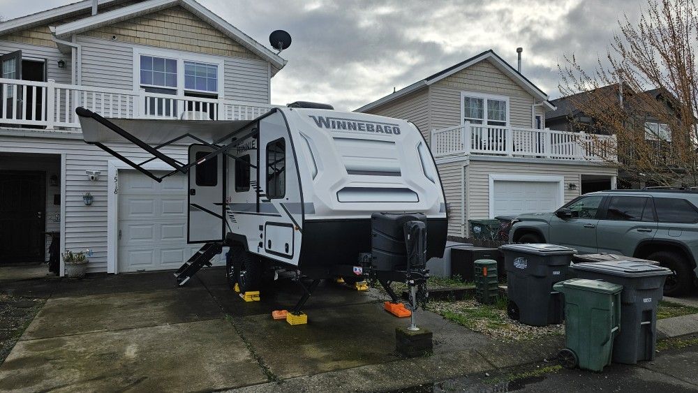 2022 Winnebago 1708 FB Micro Minnie
