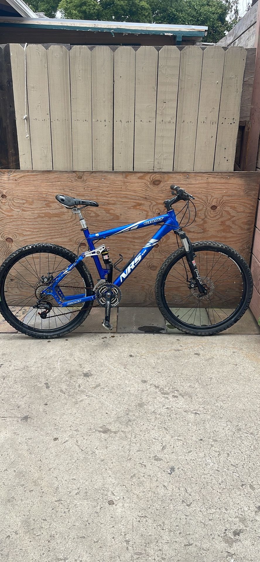 GIANT BIKE