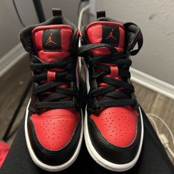 Jordan 1s TODDLER Shoe 