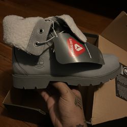 Linden Woods Timberland Size 7.5