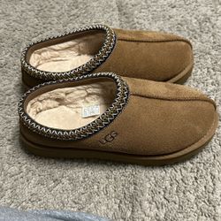 Size 9 Uggs