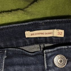 Women's Levis Jeans
