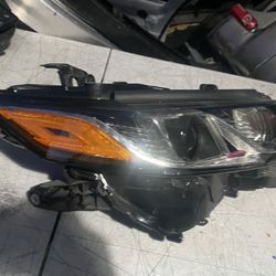 2018-2023 Toyota Camry Headlight Rh Side Passanger Side 