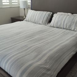 King Size Bed With Nightstands