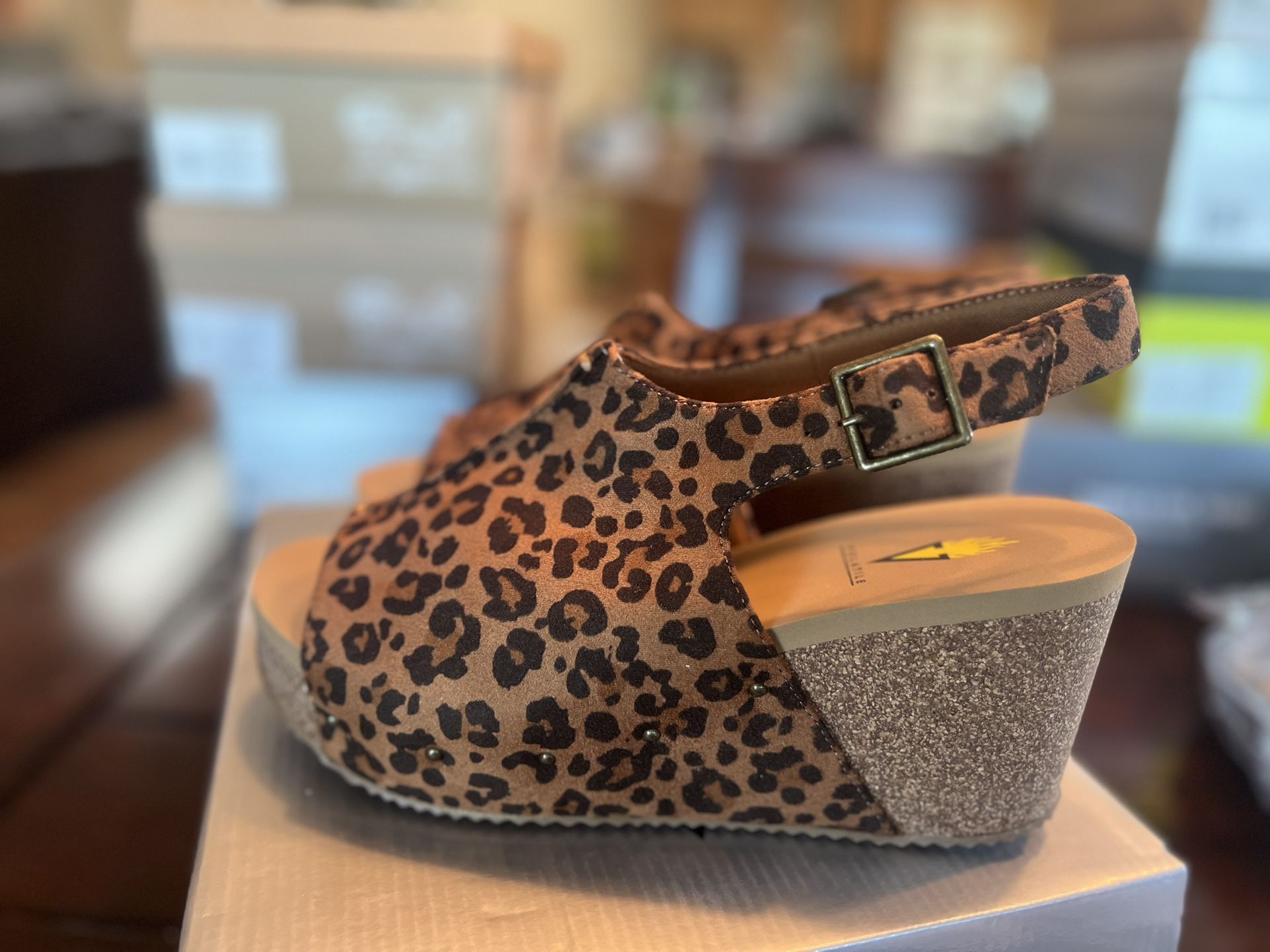 VOLATILE Leopard Wedge Women’s Size 9