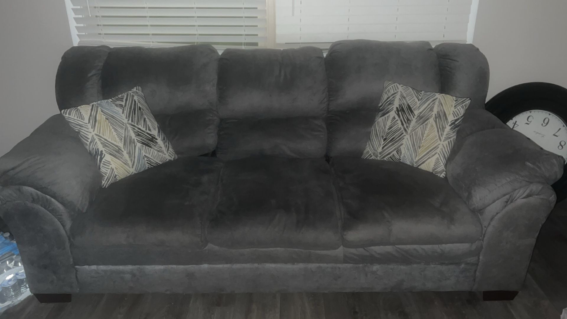 Grey couch &loveseat