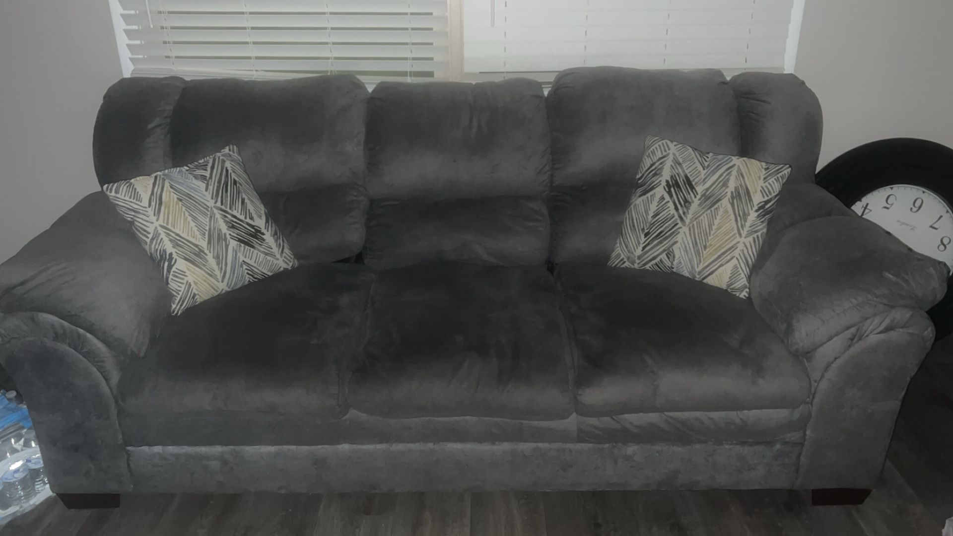 Grey couch &loveseat 