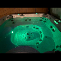 13k 3 yr old Jacuzzi j series for 6