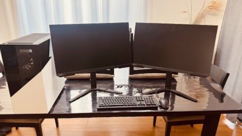 Pc With 2 Monitors 1 Keyboard 1 Mouse All Used But Still Work Perfectly Almost Like Brand New