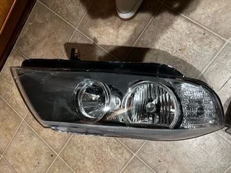 2011 BMW 328i sedan headlight assembly