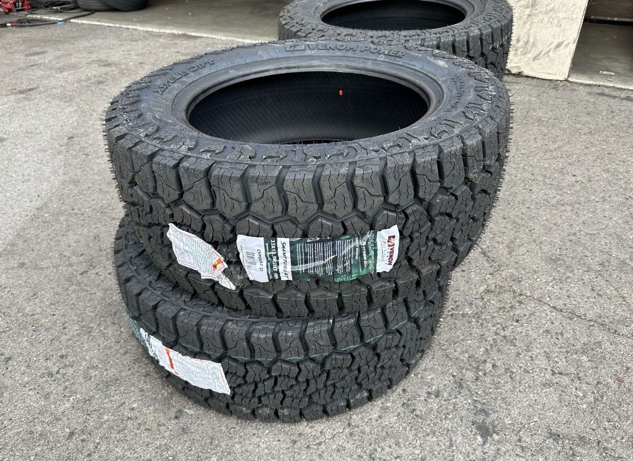 New Tire LT 33x12.50R20 Venom Power Swampthing Xtreme Dirt A/T 10 Ply Set Of 4 Tires Finance Available