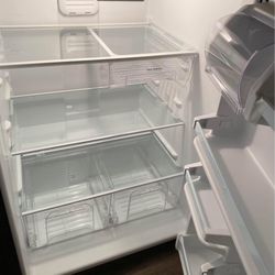 Whirlpool Fridge Model WRT148FZDB00c