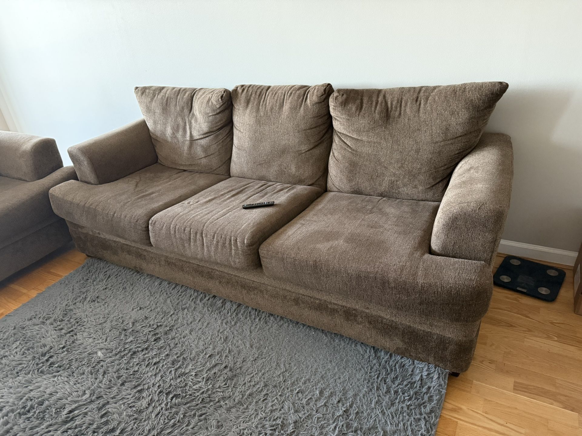 Comfortable Brown Sofas – 2-Piece Set