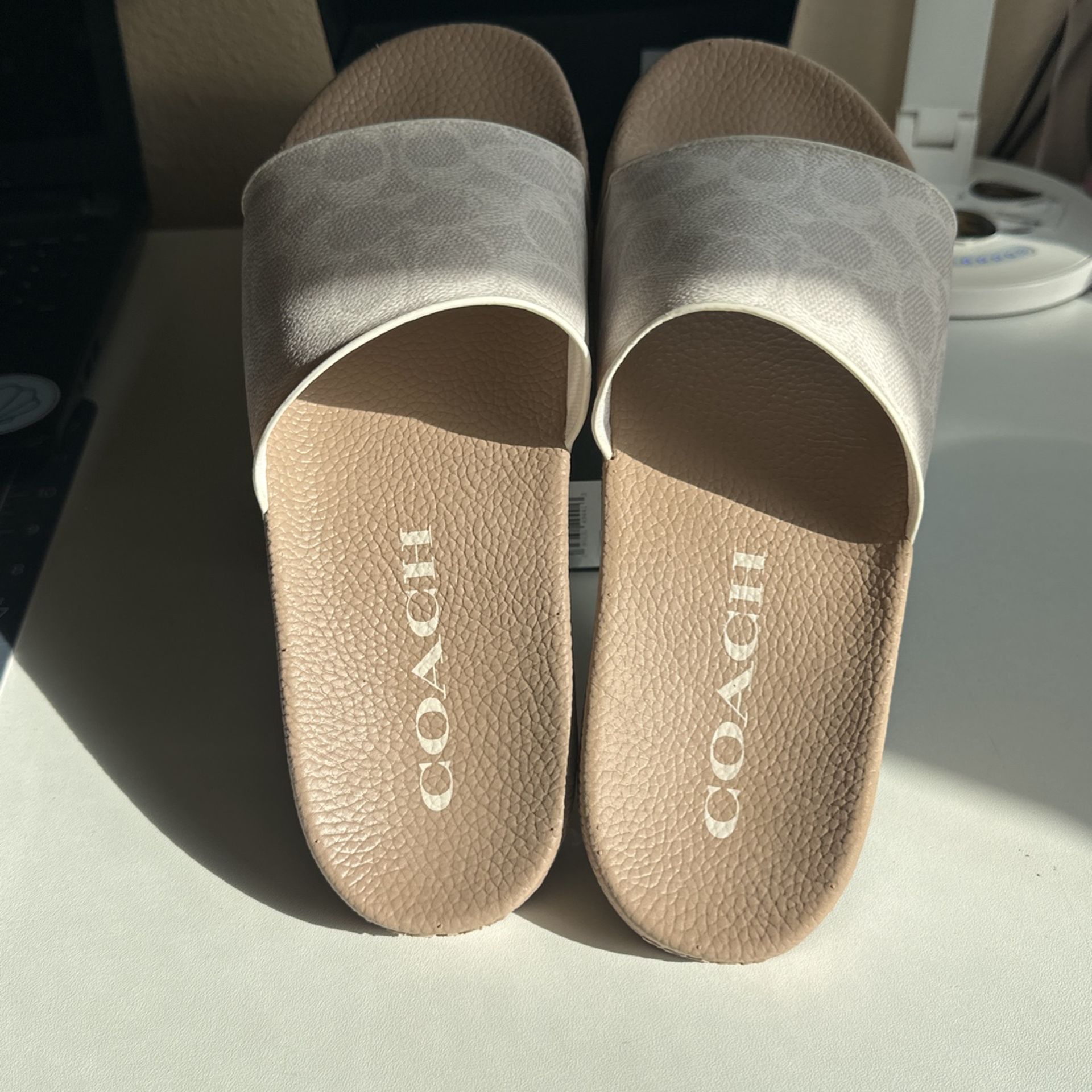 Brand New Authentic Coach Women’s Slides Size 10 Color Chalk/ Taupe