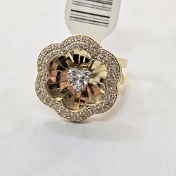 14kt Gold CZ Stone Flower Ring 