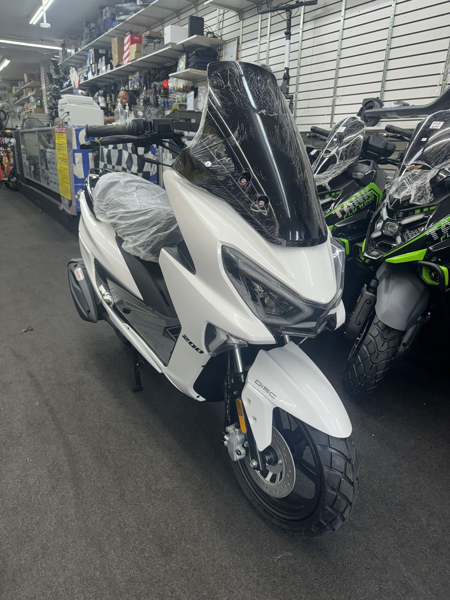 Brand New Qmax 200cc Gas Scooter 